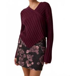 NEW SUNDAY EDITION twisted sweater top in red